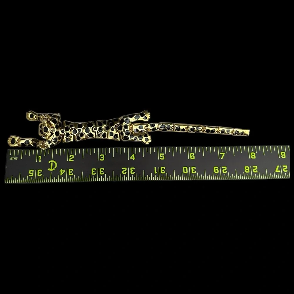 Vintage Leopard Articulated Shoulder Brooch Goldtone Black Enamel Green Eyes - Picture 14 of 15